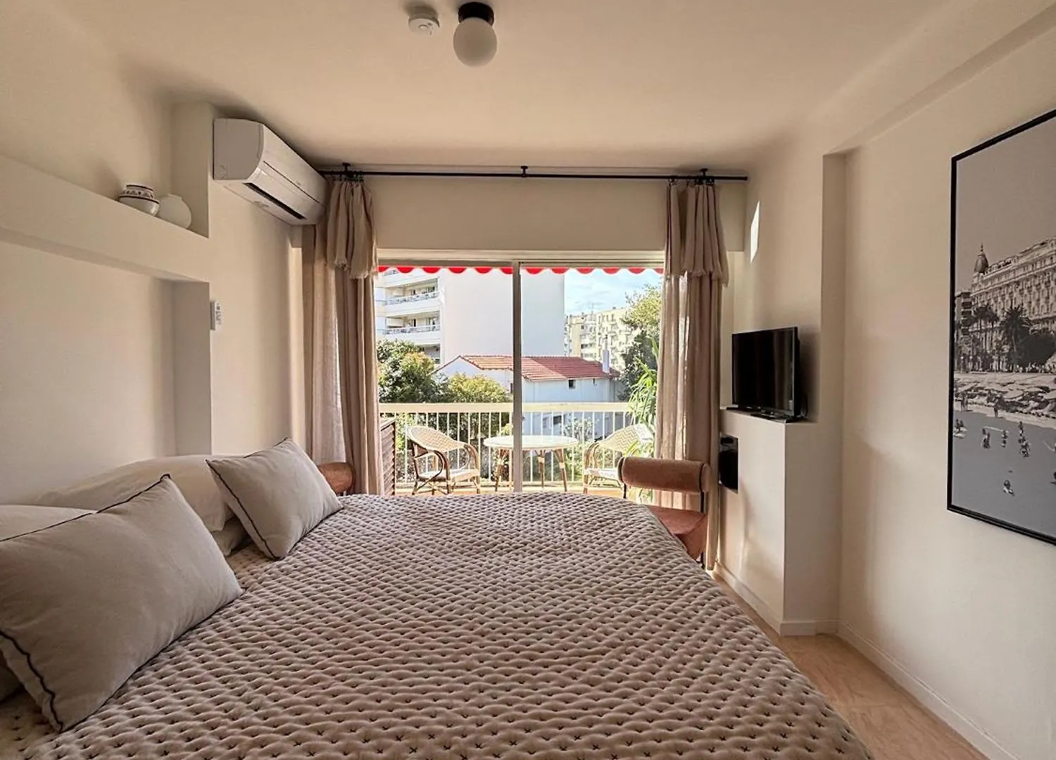 Studio Au California Palace Cannes 0*,  France
